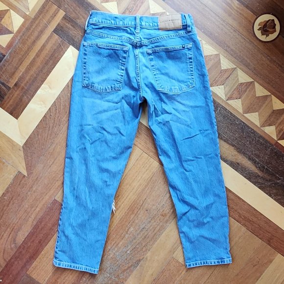 Lucky Brand High Rise Light Wash Destroyed Relaxed Taper Jeans Size 2/26 - Picture 12 of 16